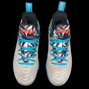 NIKE KID LEBRON 16 GS 'SOUTH BEACH' LIGHT BONE/TOUR YELLOW-BRIGHT CRIMSON